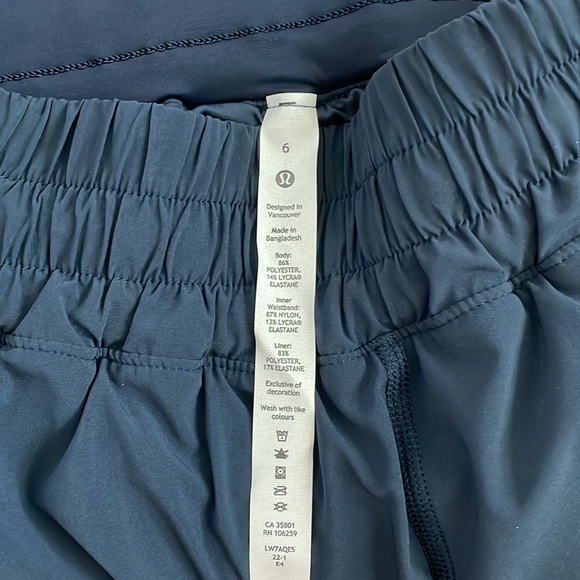 NWT Lululemon Lined Mid Rise Track That Short *5" True Navy Size 6 - Picture 5 of 11